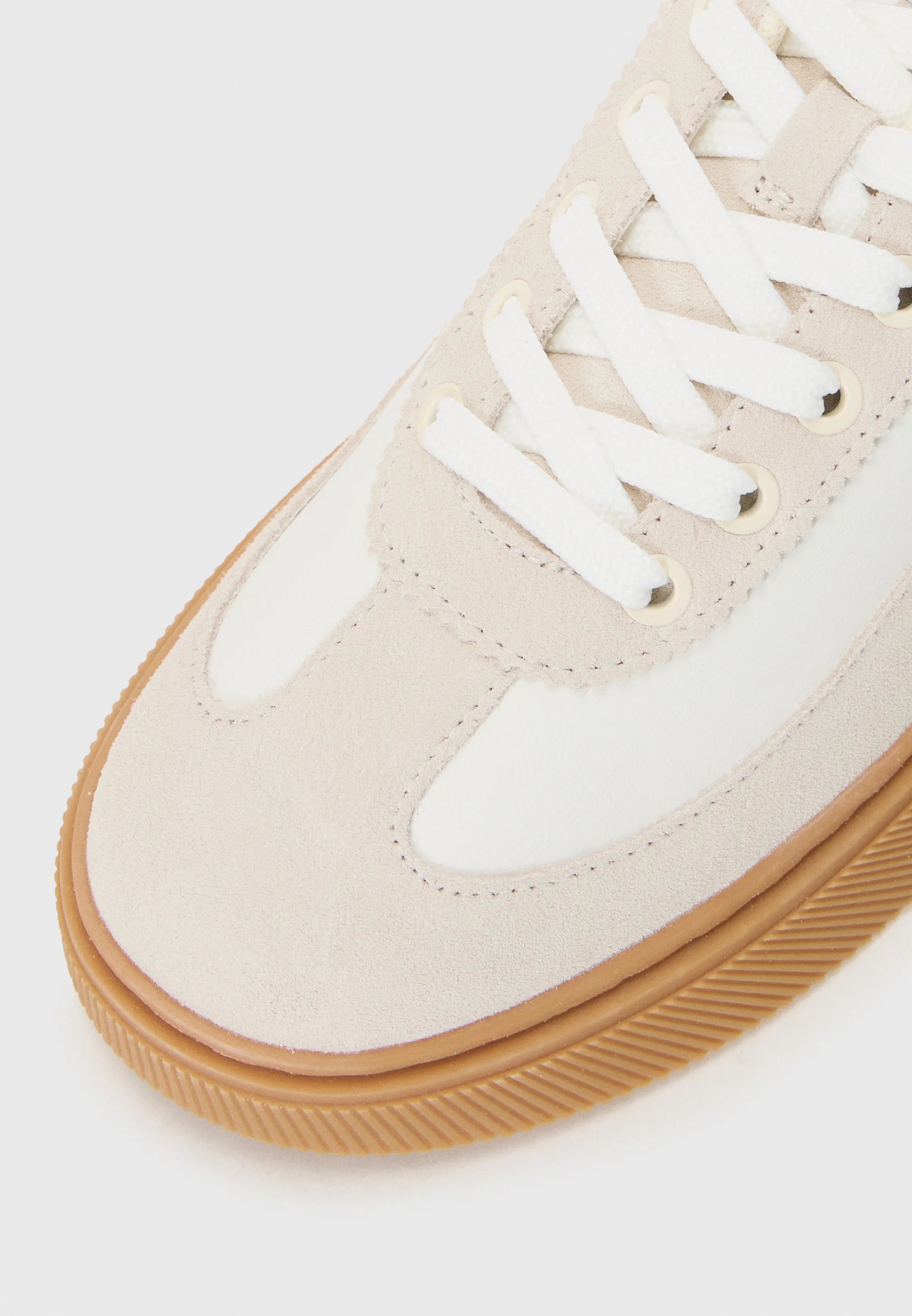 HUGO ｜LYZZ 德國簡約休閒鞋｜奶白・真皮拼接・焦糖厚底設計